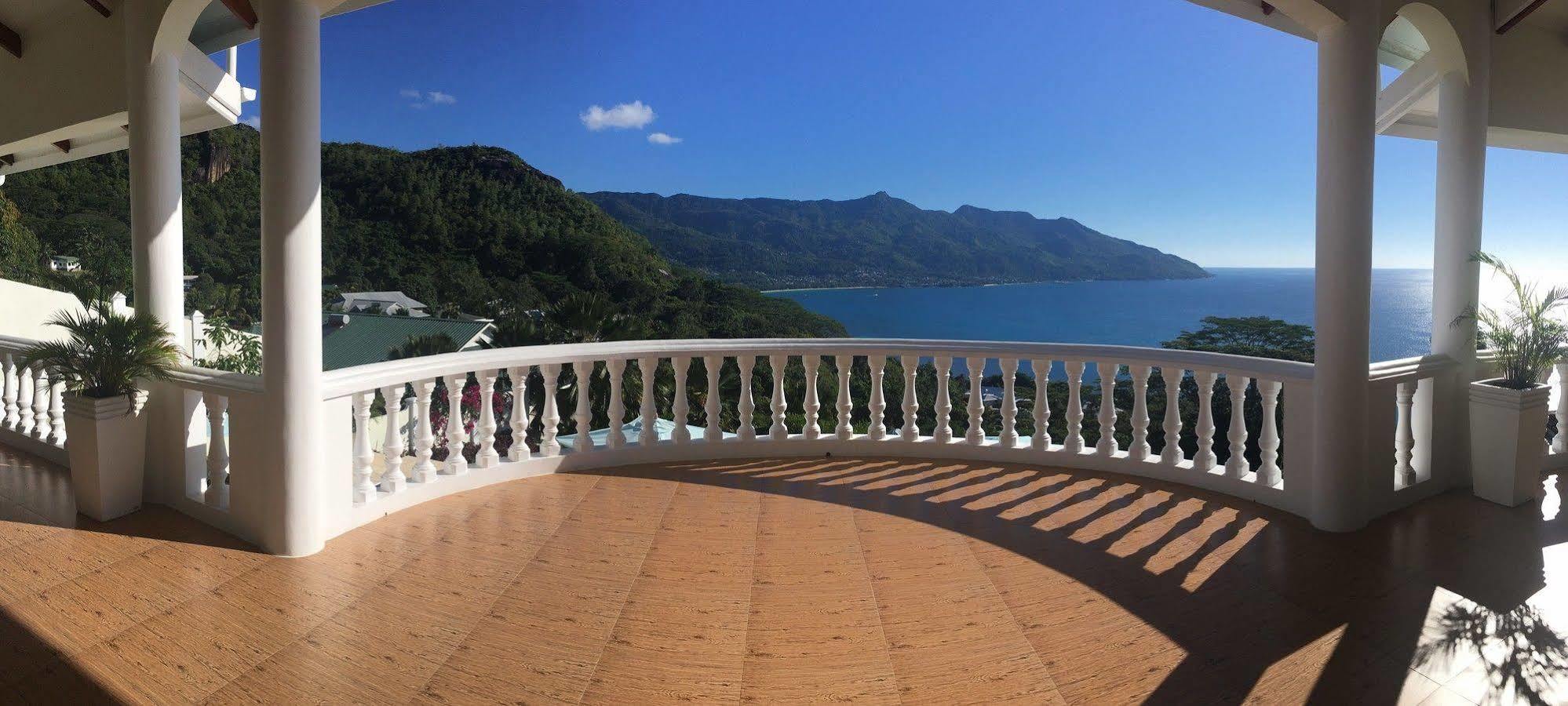 Petit Amour Villa Glacis  Bagian luar foto